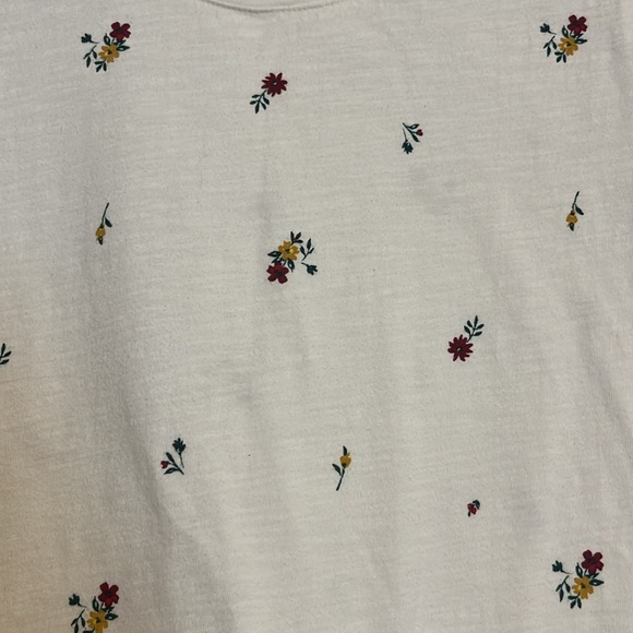 Old Navy Everywear Tee - Picture 2 of 4